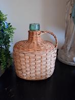 Oude ovale fles in mand, Ophalen of Verzenden