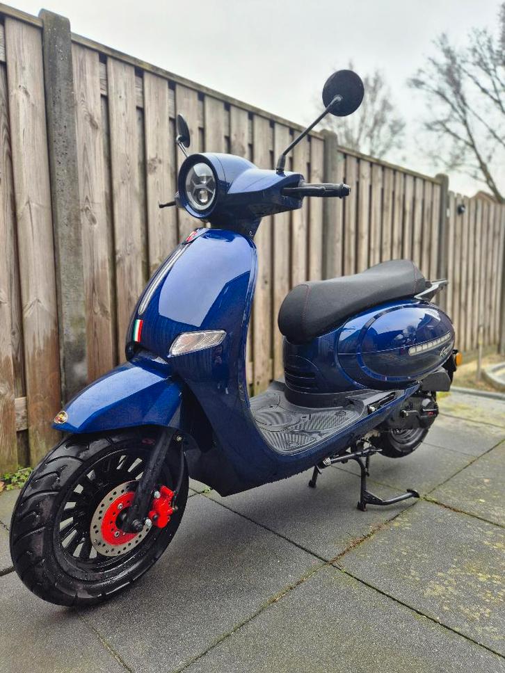 GTS Cappucino Sport, Fietsen en Brommers, Scooters | Overige merken, Zo goed als nieuw, Maximaal 45 km/u, Benzine, Ophalen