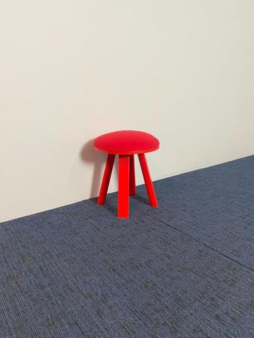 2 x Krukje BuzziSpace BuzziMilk - rood - 39 x 39 cm. beschikbaar voor biedingen