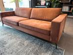 Grote bank + hocker in cognac bruin microleer, Huis en Inrichting, Banken | Bankstellen, Ophalen, Gebruikt, Driepersoons, Rechte bank