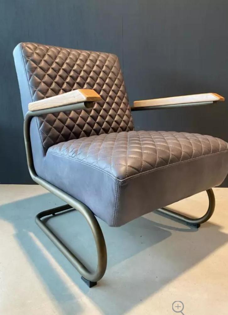 Showroom uitverkoop - Lifestyle Edward Swing Armchair Grey, Huis en Inrichting, Fauteuils, Nieuw, Leer, Metaal, 75 tot 100 cm