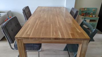 Eikenhouten / houten tafel 200 (l) x 90 (b) 78 (h)