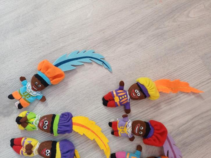 Zwarte Pieten mutsen Plus + mini Pietjes, Diversen, Sinterklaas, Ophalen of Verzenden
