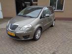 Lancia Musa 1.4 16V ORO AUTOMAAT 2010 Grijs APK 13-09-2026, Stof, 400 kg, Origineel Nederlands, Bruin