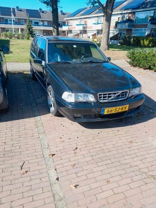 Volvo V70 2.3 R AWD AUT 1998 Zwart, Auto's, Volvo, Bedrijf, V70, Benzine, Stationwagon, Automaat, Geïmporteerd, Zwart, Zwart, Leder