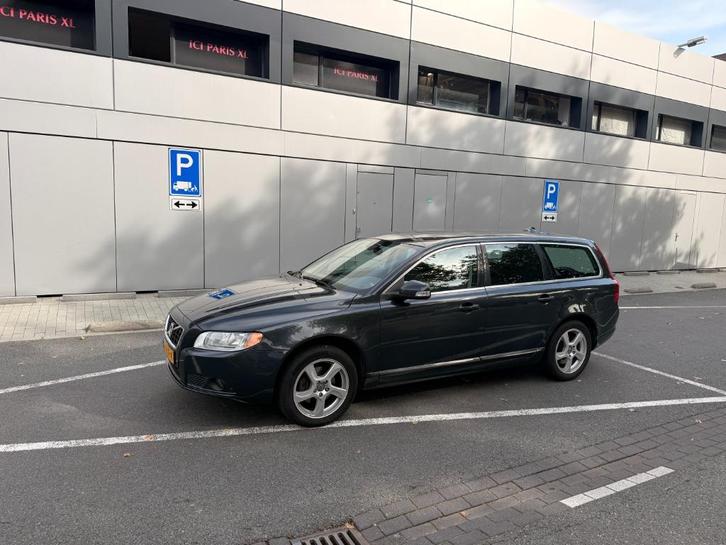 Volvo V70 1.6 T4 AUT 2011, Auto's, Volvo, Particulier, V70, 4x4, ABS, Airbags, Airconditioning, Alarm, Bluetooth, Boordcomputer