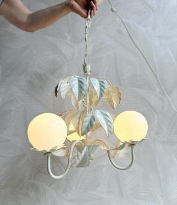 Vintage Art Nouveau hanglamp wit bladeren bollen kroonluchte beschikbaar voor biedingen