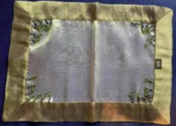 Glanzend groen kleedje, tafellaken, placemat met kraaltjes, Huis en Inrichting, Keuken | Textiel, Zo goed als nieuw, Placemat