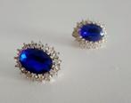 Hema oorbellen kleur blauw zilver 2 cm x 1,5 cm, Sieraden, Tassen en Uiterlijk, Oorbellen, Nieuw, Glas, Knopjes of Stekers, Verzenden