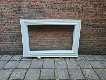 Wit geschilderde houten lijst 150 x 100 cm beschikbaar voor biedingen