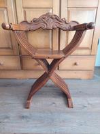 Oud klooster stoeltje, Antiek en Kunst, Antiek | Meubels | Stoelen en Banken, Ophalen