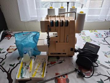 Singer 14U134B Overlockmachine beschikbaar voor biedingen