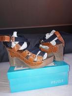 Sleehak sandalen, Ophalen of Verzenden, Zo goed als nieuw, Blauw, Sandalen of Muiltjes