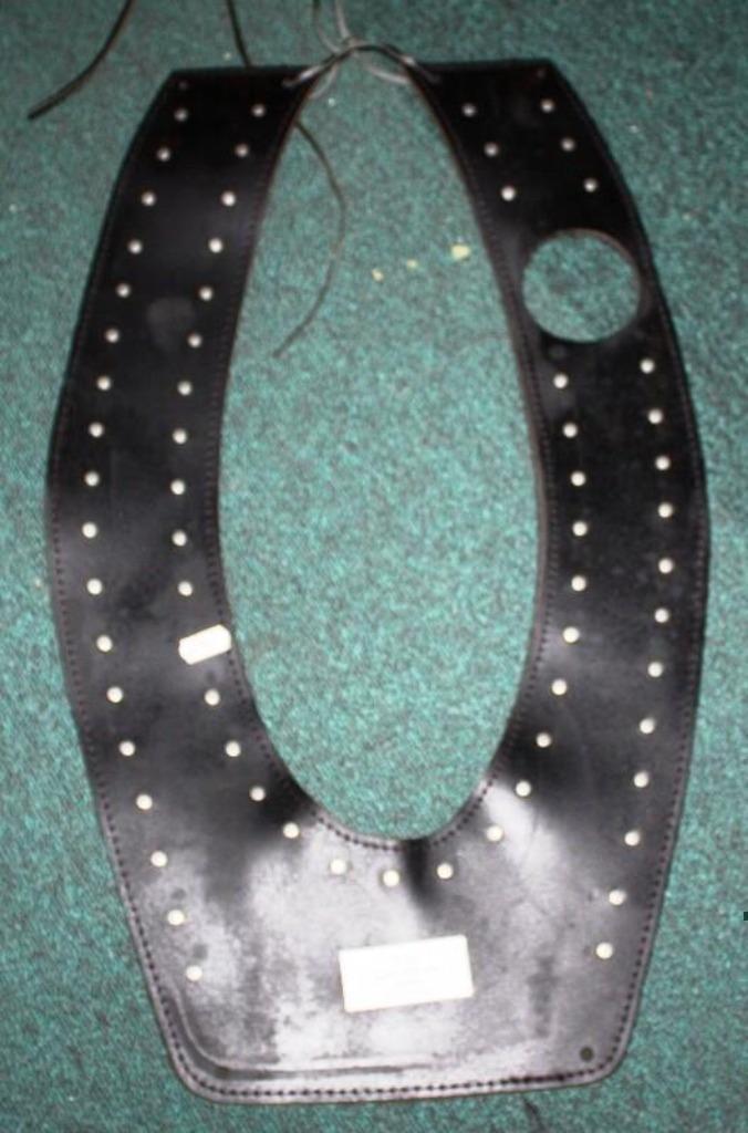 Leren Tankcover/Pad met Spijkers - Kawasaki EN 500 Vulcan, Motoren, Onderdelen | Kawasaki, Nieuw, Ophalen of Verzenden