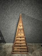 Piramide kast met 9 lades., Ophalen