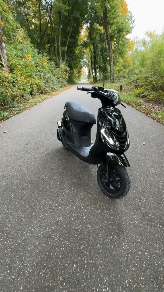 Piaggio Zip 70cc, Fietsen en Brommers, Scooters | Piaggio, Zo goed als nieuw, Overige modellen, Maximaal 45 km/u, Tweetakt, Ophalen