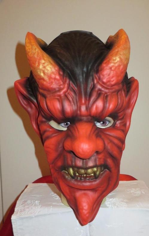 Te koop aangeboden: Diverse Halloween maskers, hoeden, enz., Hobby en Vrije tijd, Feestartikelen, Nieuw, Feestartikel, Halloween of Griezel