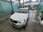 Skoda Octavia 1.6 TDI 81KW Combi 2014 Wit, Auto's, Skoda, Origineel Nederlands, Te koop, 5 stoelen, 1180 kg