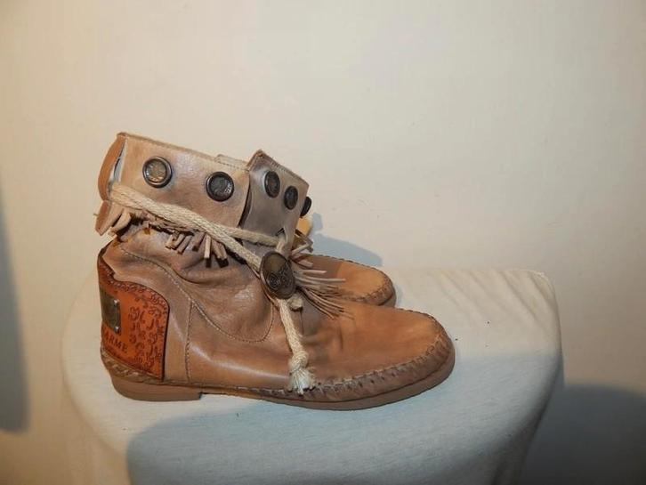 Karma of Charme Ibiza styl laarzen koort franjes leer 39, Kleding | Dames, Schoenen, Zo goed als nieuw, Lage of Enkellaarzen, Overige kleuren