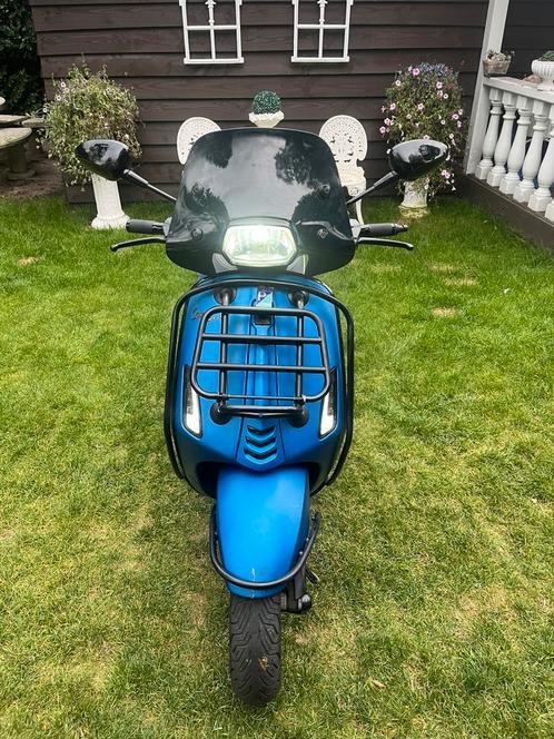 Vespa sprint 2016 full option | zeer goede staat, Fietsen en Brommers, Scooters | Vespa, Zo goed als nieuw, Vespa S, Maximaal 45 km/u