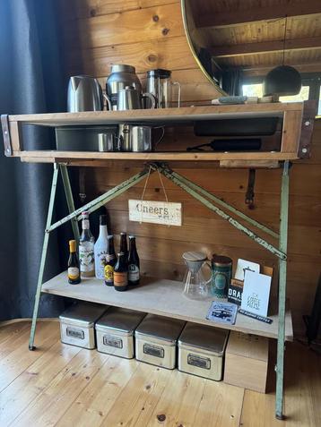 Vintage opklapbaar koffie meubel voor barista met afklopbak  beschikbaar voor biedingen