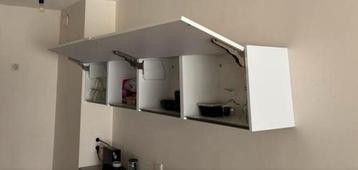 Hoogglans Bovenkasten met Verlichting - Zo Goed Als Nieuw! beschikbaar voor biedingen