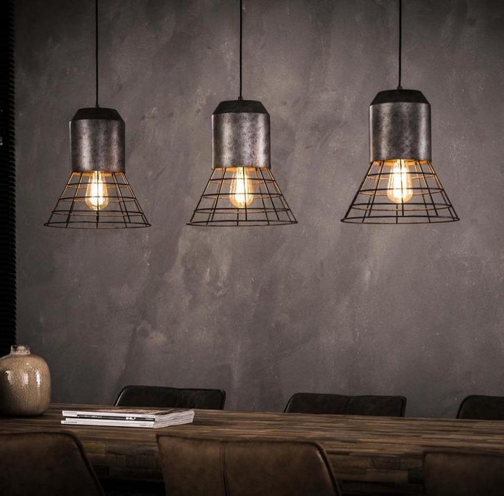 Industriele hanglamp. 3 lamps. 💡 💡 💡 Zgan. Metaal, Huis en Inrichting, Lampen | Hanglampen, Zo goed als nieuw, Minder dan 50 cm