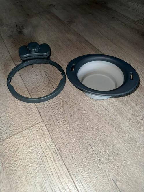 Honden drinkbak of voerbak om op te hangen in de bench, Dieren en Toebehoren, Hondenvoerbakken en Drinkbakken, Nieuw, Verstelbaar