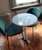 Marmeren tafel met twee stoelen, Huis en Inrichting, Tafels | Eettafels, Ophalen, Zo goed als nieuw, Rond