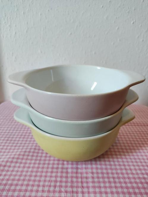 Drie mooie soepkommen van Goedewaagen Gouda Holland, pastel, Antiek en Kunst, Antiek | Servies los, Verzenden