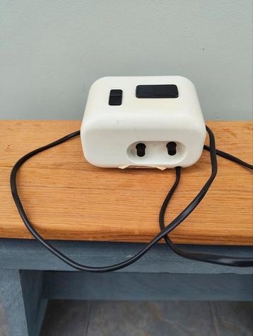 Retro Wekker met Netsnoer beschikbaar voor biedingen