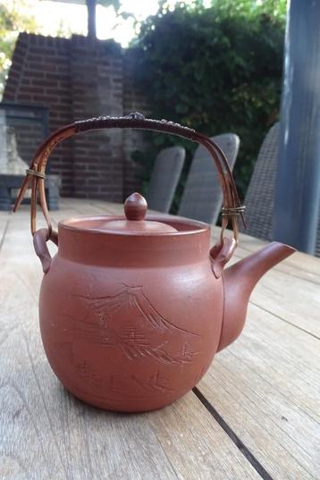 hele oude Chinese Yixing theepot beschikbaar voor biedingen