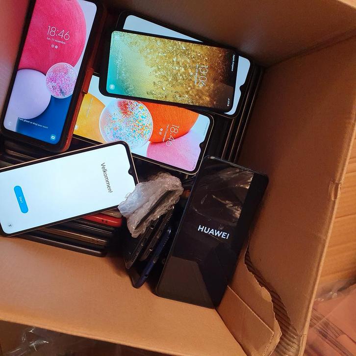 Verkocht  ?? 8telefoons mix modellen samsung iphonnes tablet, Telecommunicatie, Mobiele telefoons | Samsung, Zo goed als nieuw