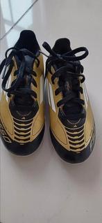 Adidas messi F50 voetbalschoenen, Sport en Fitness, Voetbal, Maat XS of kleiner, Ophalen, Zo goed als nieuw, Schoenen