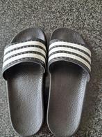 Adidas badslippers mt 32 /33, Ophalen of Verzenden, Overige maten, Zwart