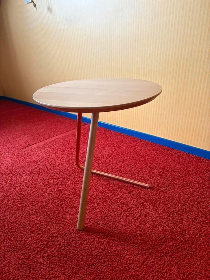 Stijlvol designtafeltje met koperen poot, Huis en Inrichting, Tafels | Statafels, Zo goed als nieuw, Ophalen