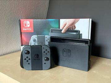 Gameconsole - Nintendo Switch met opberghoes beschikbaar voor biedingen