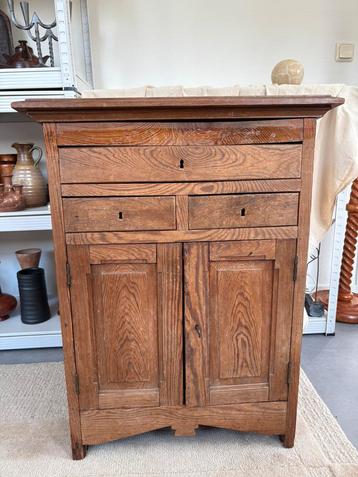 Authentiek vintage arts & crafts houten kastje h79cm beschikbaar voor biedingen