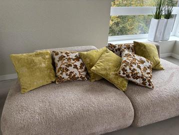 7 x Zuiver losse kussens April Ochre en Sarona