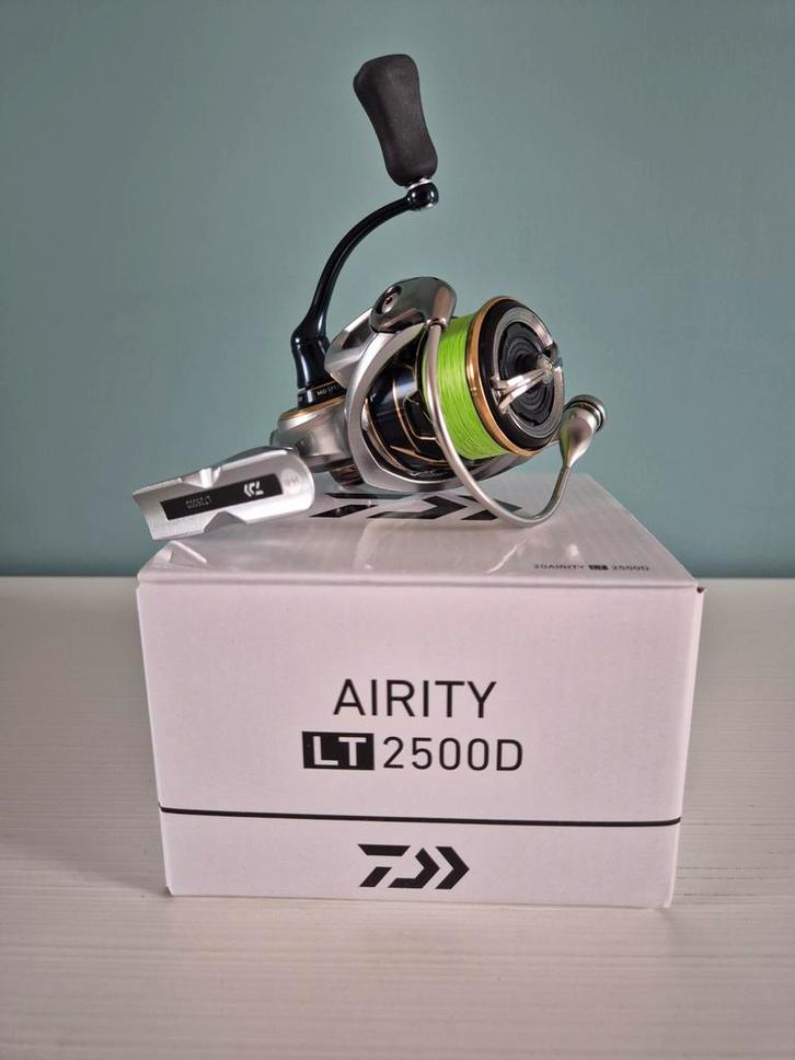 Daiwa Airity LT 2500D Spinmolen - Topstaat!, Watersport en Boten, Hengelsport | Roofvissen, Zo goed als nieuw, Molen, Ophalen of Verzenden
