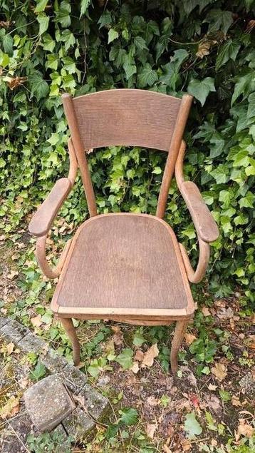 Vintage Thonet stoel, bekend design beschikbaar voor biedingen