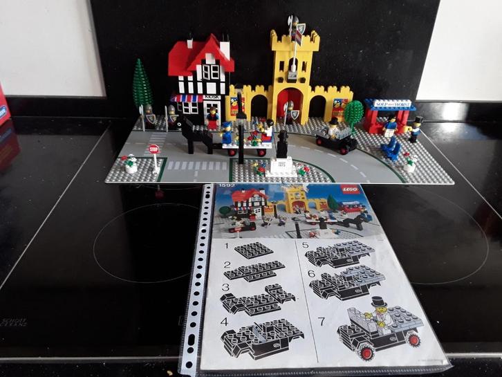 Lego Classic Castle 1592 Town Square - Castle Scene (Dutch, Kinderen en Baby's, Speelgoed | Duplo en Lego, Zo goed als nieuw, Lego