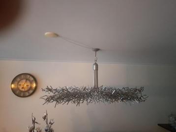 Moderne metalen hanglamp beschikbaar voor biedingen