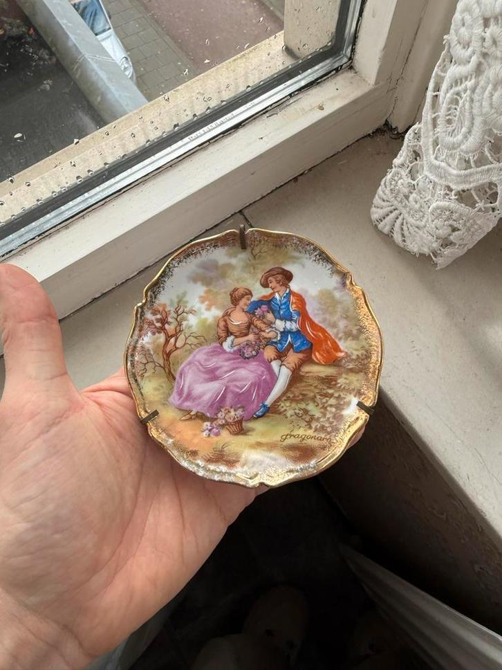 Limoges Wandbordje Fragonard Verguld, Antiek en Kunst, Antiek | Wandborden en Tegels, Ophalen of Verzenden