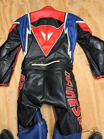 Sportief Dainese 2 delig motorpak  beschikbaar voor biedingen