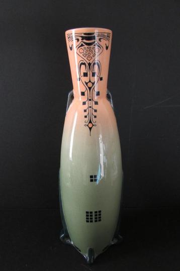 Art Deco vaas beschikbaar voor biedingen