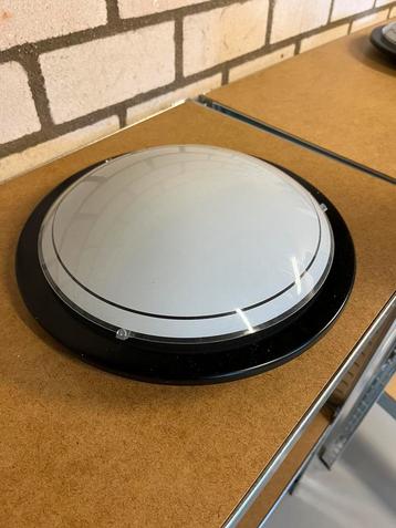Plafond lamp beschikbaar voor biedingen