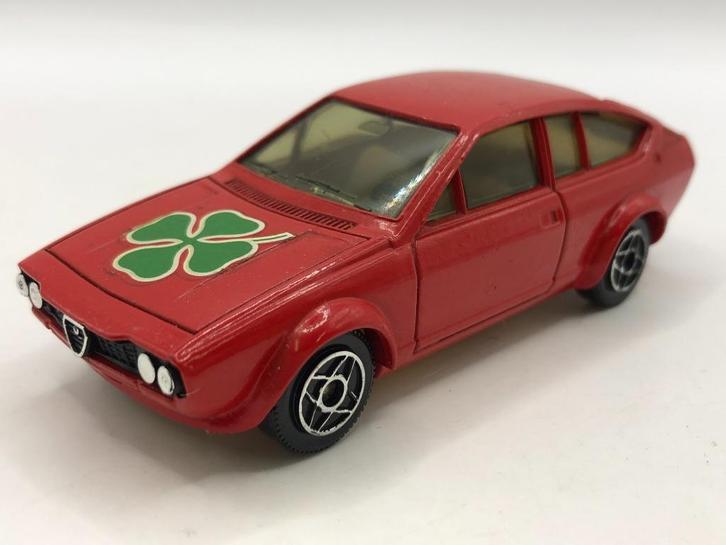 Dinky Toys 1405 Alfa Romeo Alfetta GTV rood -GOED- M26, Hobby en Vrije tijd, Modelauto's | 1:43, Gebruikt, Auto, Dinky Toys, Ophalen of Verzenden