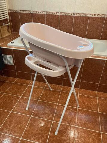 Bébé-jou thermo bath met standaard beschikbaar voor biedingen