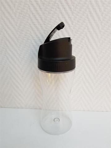 T137 Schenkfles Manhattan 570 ml, showmodel, Tupperware beschikbaar voor biedingen
